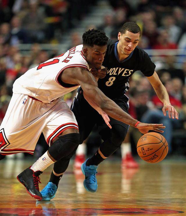 男足若处于 男足若处于